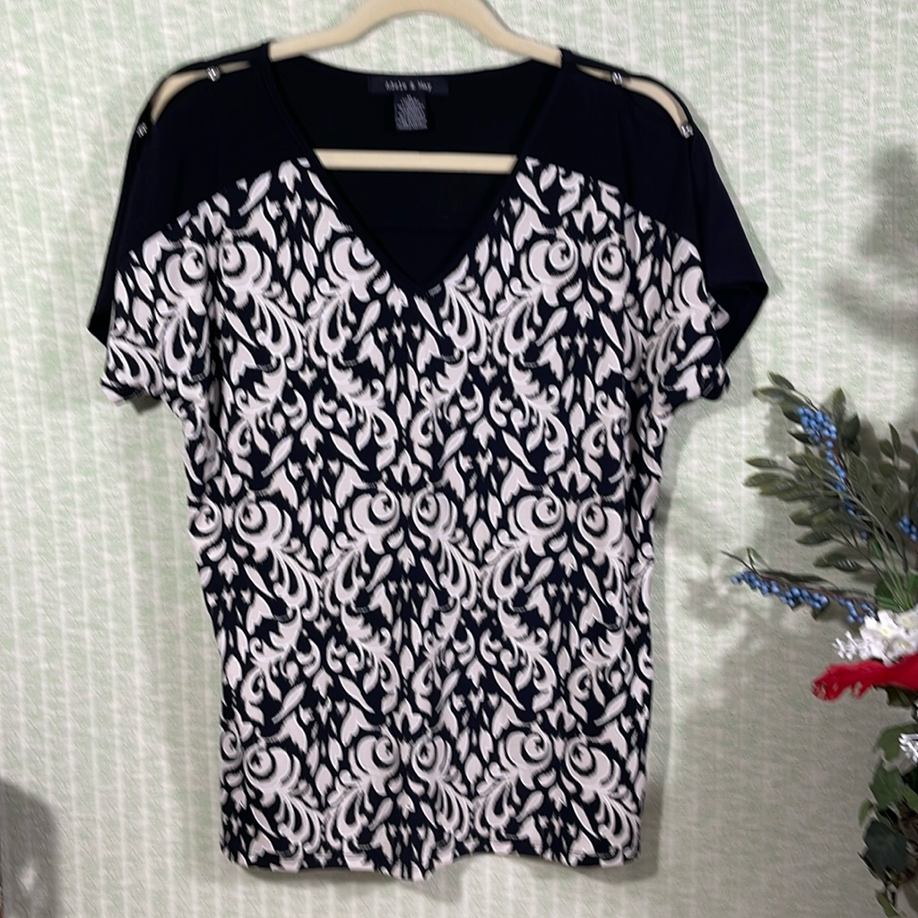 Adele & May Pull-On Top